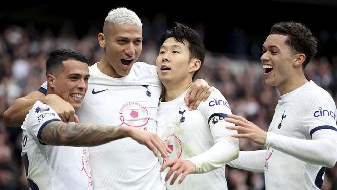 Premier League: Tottenham vẫn đứng thứ 5, cùng điểm với Man City